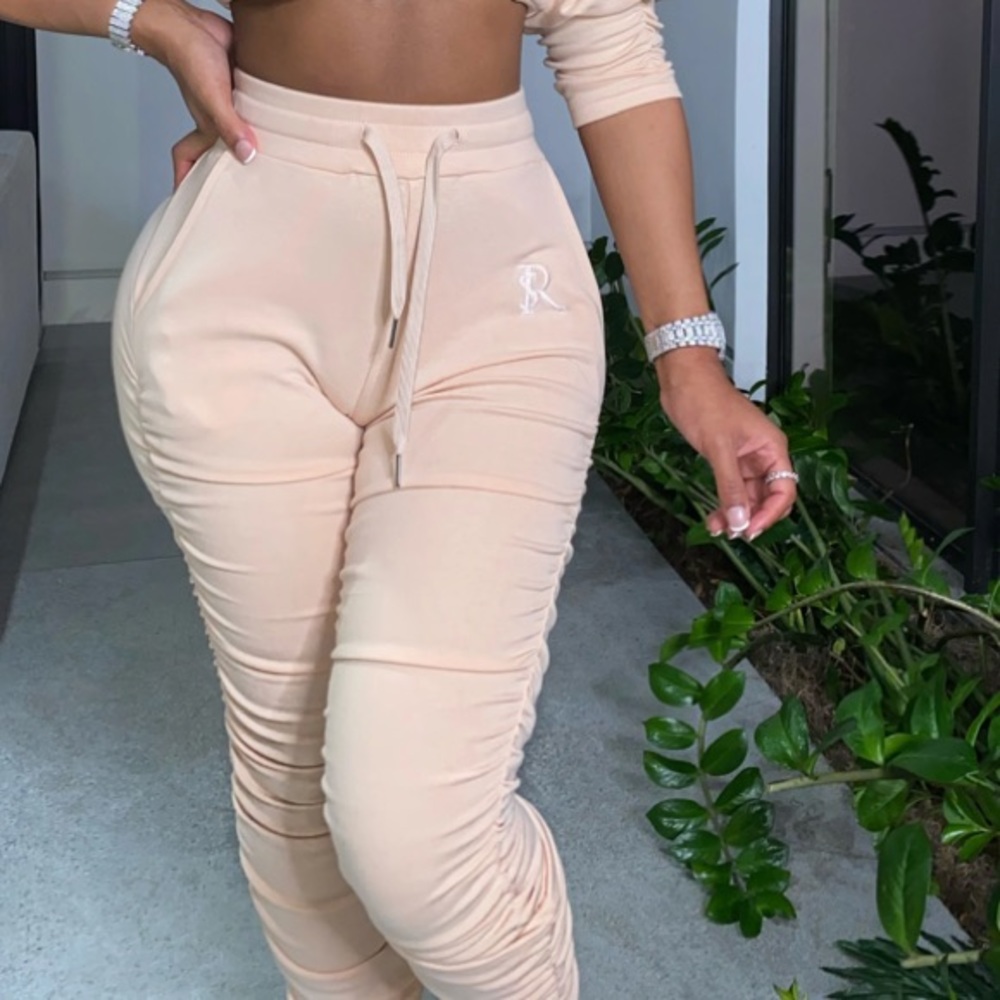 GSUWOO Stacked Sweats - Nude, S